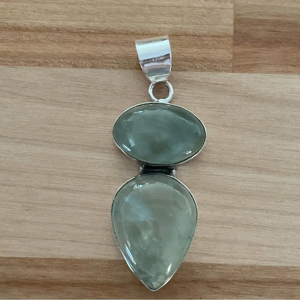 Solid 925 Sterling Silver Prehnite Pendant - Picture 5 of 5